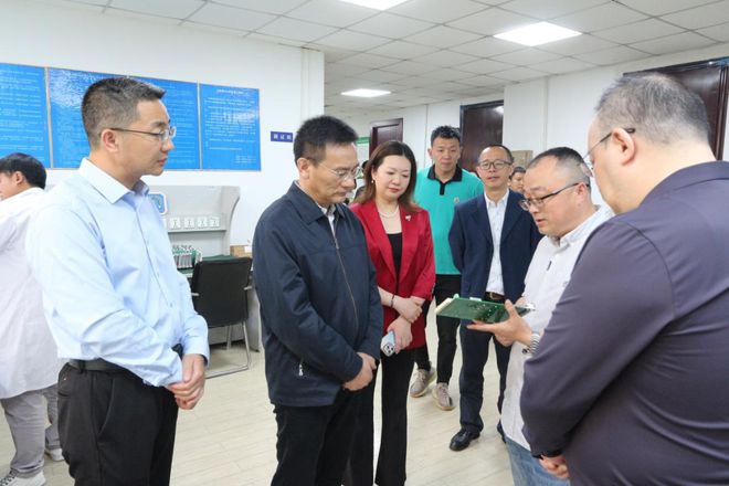 统战部副部长(统战部副部长兼任工商联党组成员吗)